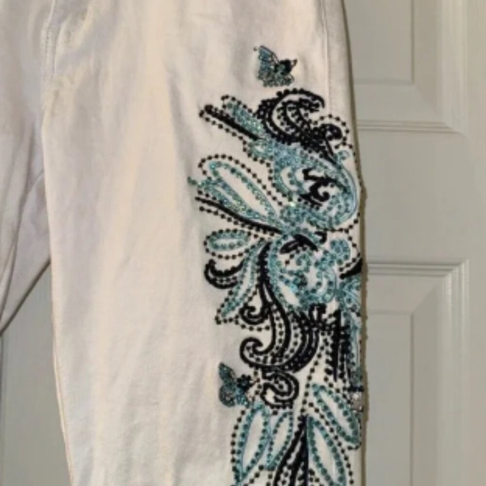 Juliette Rhinestone Capris! - Picture 4 of 6